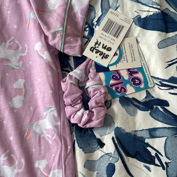 NWT Unicorn pajama set w scrunchie - Picture 3 of 5